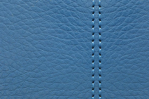 Surface du sac en cuir fond bleu . — Photo