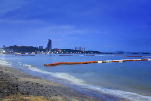 Landskapet på Pattaya sea beach i Twilight time. — Stockfoto