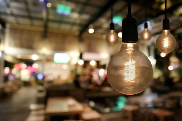 Lámparas vintage en un restaurante . — Foto de Stock