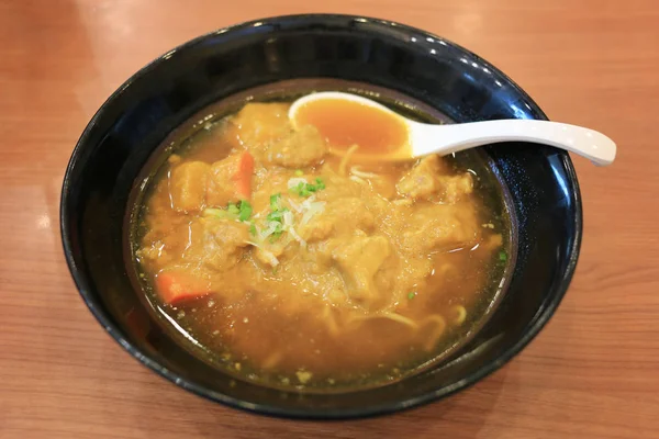 Ramen med Curry kyckling av japanska livsmedel. — Stockfoto