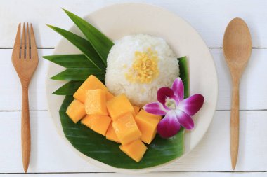 Mango ve yapışkan pirinç olduğunu Tayland popüler geleneksel tatlı