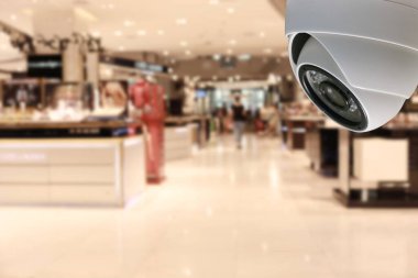 Alışveriş merkezindeki CCTV aracı güvenlik sistemleri için ekipman ve tasarım için kopyalama alanına sahip.