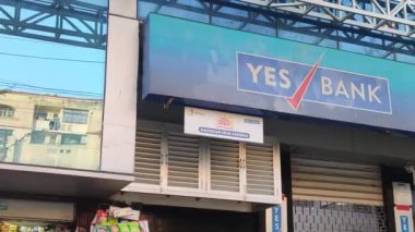 Delhi, Hindistan: 2020 Finansal kriz Yes Bank şubesini vurdu. RBI moratoryumu tarafından nakit çekme limitine 50.000 rupi kısıtlama getirildi.