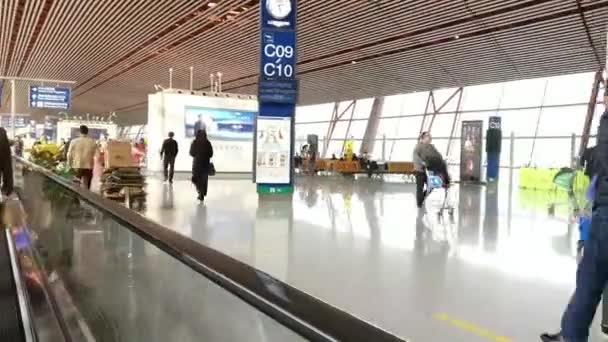 Timelapse Beijing Airport Travelator — Vídeo de Stock