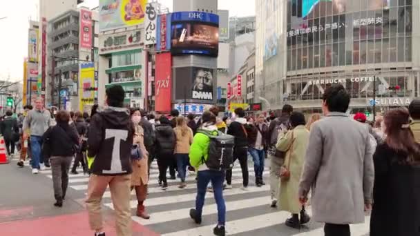 Slow Motion Masked People Crossing Shibuya Scramble — Wideo stockowe