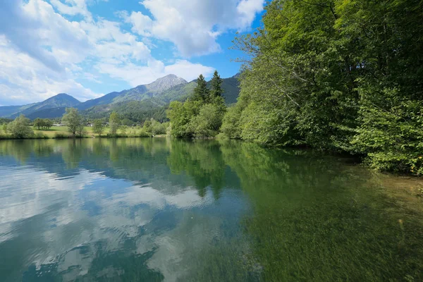 Lago Crnava em Preddvor, Eslovênia — Fotografia de Stock