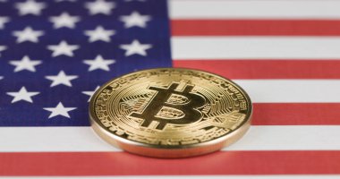 Amerika Birleşik Devletleri bayrağı üzerinde Bitcoin şifrelemesi
