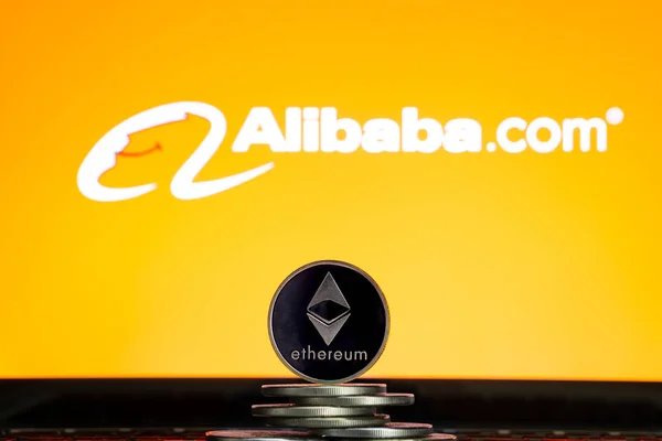 Logotipo de Alibaba con moneda Ethereum — Foto de Stock