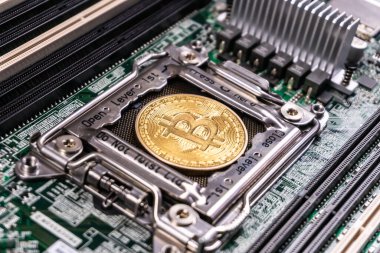 Bilgisayar devre kartında Bitcoin Kripto para birimi