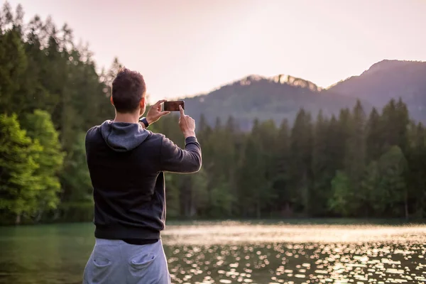 Man Taking Photos With Phone — Stock Photo, Image