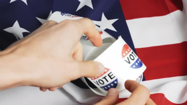 Etiqueta de voto con bandera americana — Vídeos de Stock