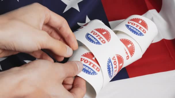 Voté pegatina con bandera americana — Vídeos de Stock