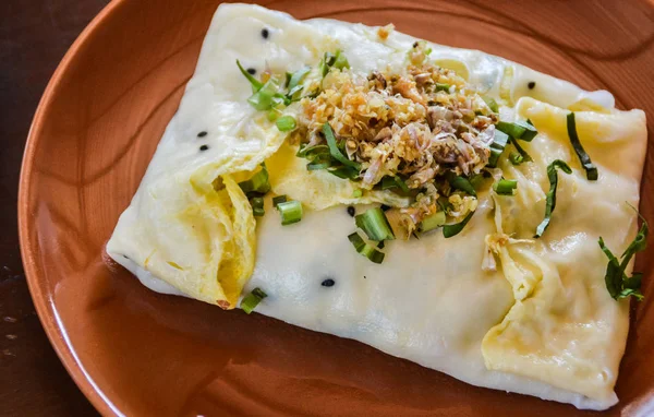 Kaopunpuk, yapılan bir Tay yemekleri kızarmış pilav pirinç hamur içinde sarılmış