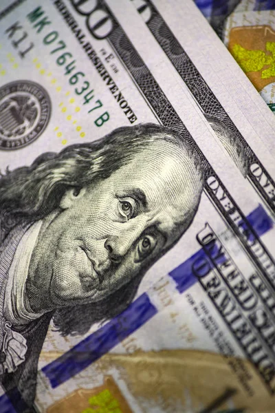 Close-up portret van franklin met honderd dollarbiljetten — Stockfoto