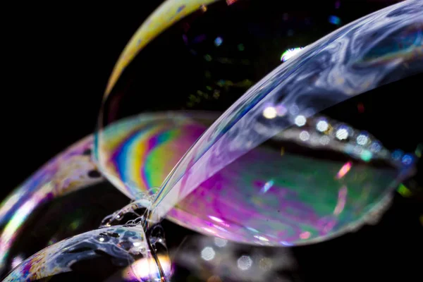 Makro Fotografie Různých Mýdlových Bublin Vytvářejících Různé Geometrické Tvary Výraznými — Stock fotografie