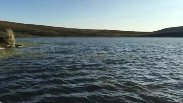 Laguna Los Peces Origem Glacial Localizada Alta Altitude Província Zamora — Vídeo de Stock