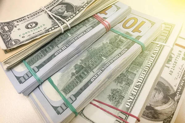 Bize dolar lastik bantlar ile demetleri