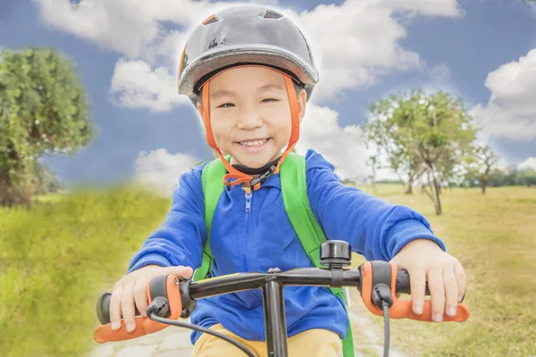 Маленький Хлопчик Їде Велосипеді Дитина Велосипеді Стокова Картинка