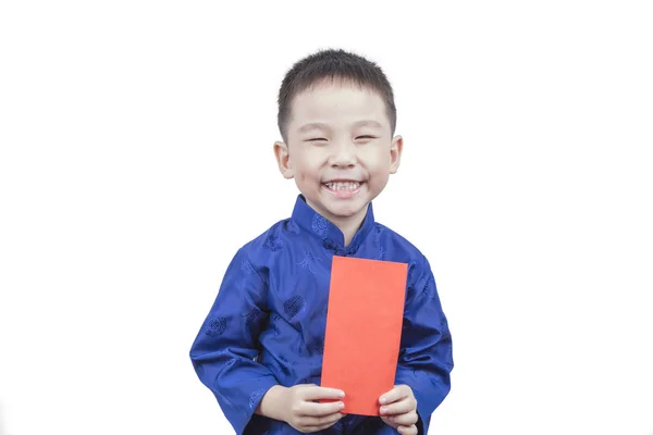 Gelukkige Jongen Houdt Van Rode Envelop Voor Nieuwjaar Betekent Krijgen Rechtenvrije Stockfoto's