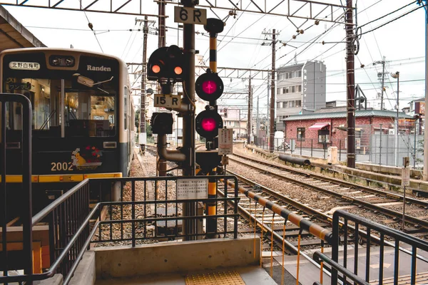 Straat Auto Trein Wachten Het Station Kyoto Japan — Stockfoto