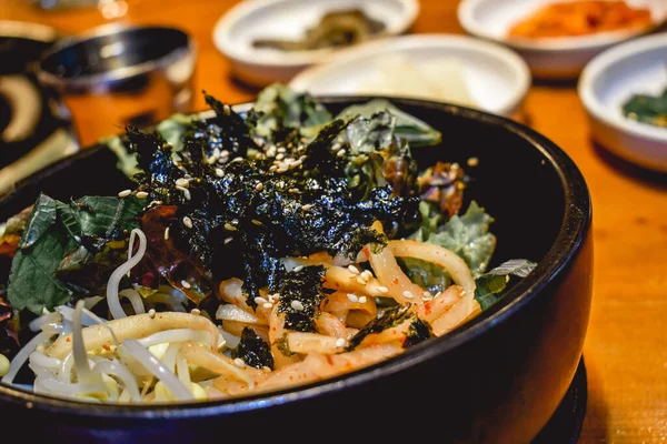 Hot Pot Stone Bowl Traditional Korean Spicy Rice Dish Bibimbap — Stock Photo, Image