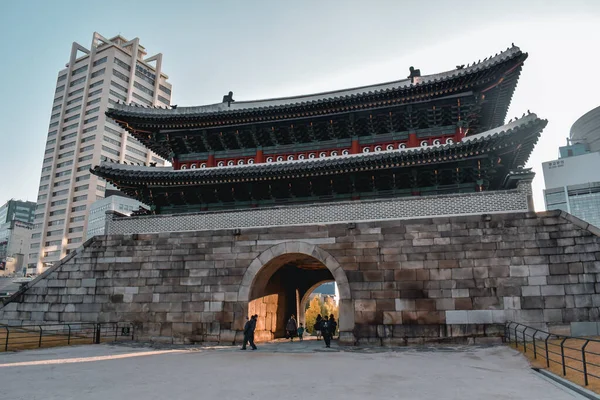 Den Berömda Dekorerade Sungnyemun Gate Seoul Sydkorea — Stockfoto