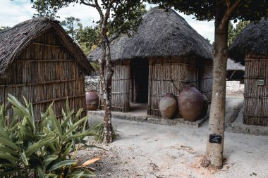 Geleneksel Ryukyu yerli köyü Naha Okinawa Japonya