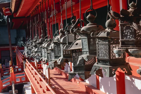 日本最美丽神龛的传统灯具日本奈良高须泰沙 — 图库照片