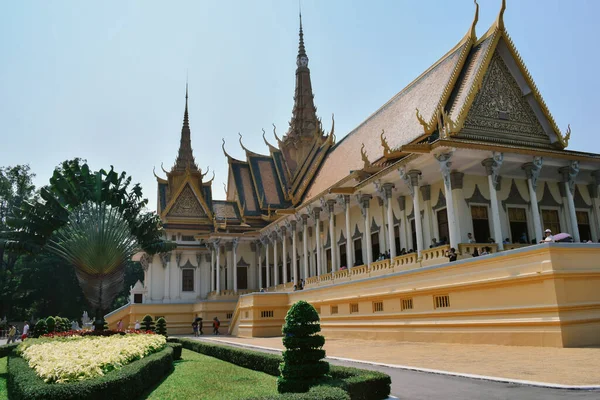 Touristy Golden Temple Phnom Penh Royal Palace Cambodia — Stock Photo, Image