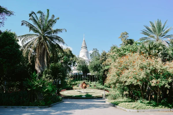 Phnom Penh Kamboçya Daki Wath Phnom Tapınağı Nın Gümüş Kulesine Stok Fotoğraf