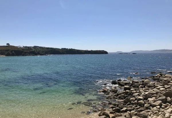 Sanxenxo, Pontevedra / Spain - August 26 2018: View of the beach of Lanzada in Sanxenxo from a bridge — Stock Photo, Image