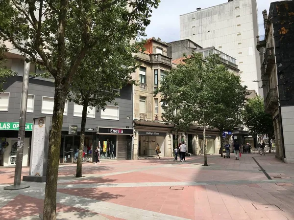 Pontevedra, Pontevedra / Spain - July 6 2018: Вид на центр міста Понтеведра в Галичині протягом дня літа — стокове фото