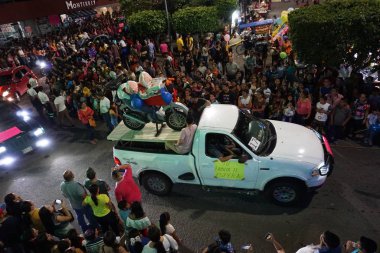 Comalcalco, Tabasco / Mexico - 30 Aralık 2019: Yeni Yıl Arifesi 'nin geçit töreni 