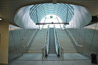 Staninlees merdivenleri ile underpaas çıkış