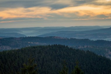 Pazar günü Rennsteig boyunca Thuringian Ormanı - Rennsteig / Thuringia / Almanya