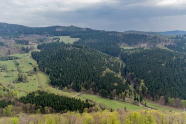 Thringer Wald / Almanya 'da Thringer Ormanı boyunca farklı yerlerde yürüyüş yapmak