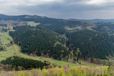 Thringer Wald / Almanya 'da Thringer Ormanı boyunca farklı yerlerde yürüyüş yapmak