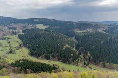 Thringer Wald / Almanya 'da Thringer Ormanı boyunca farklı yerlerde yürüyüş yapmak