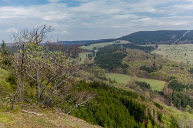 Thringer Wald / Almanya 'da Thringer Ormanı boyunca farklı yerlerde yürüyüş yapmak
