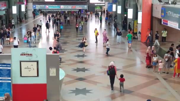 Bilder Personer Som Promenerar Kuala Lumpurs Centralstation — Stockvideo