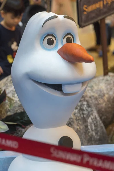 Olaf von frozen 2 magische Reise. Diese Veranstaltung ist eine Werbung für einen neuen Disney-Blockbuster-Film — Stockfoto