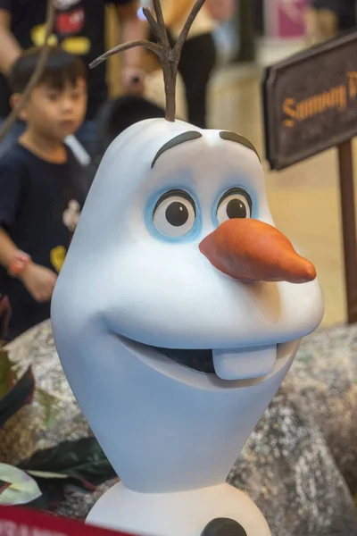 Olaf di Frozen 2 Magical Journey. Questo evento è una promozione per il nuovo film blockbuster Disney — Foto Stock
