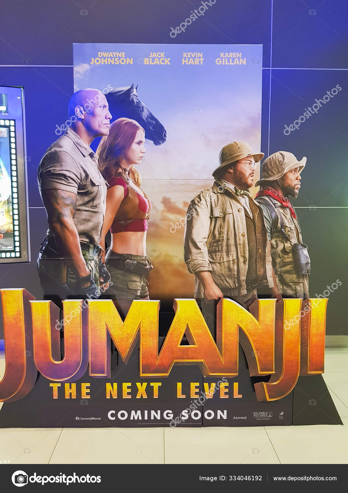 Dwayne-Johnson-Jack-Black-Karen-Gillan-Kevin-Hart-Jumanji-The-Next