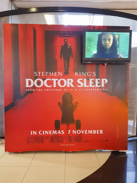 Doctor sleep movie poster, ist ein amerikanischer Horrorfilm nach dem gleichnamigen Roman von Stiefelkönig aus dem Jahr 2013 — Stockfoto