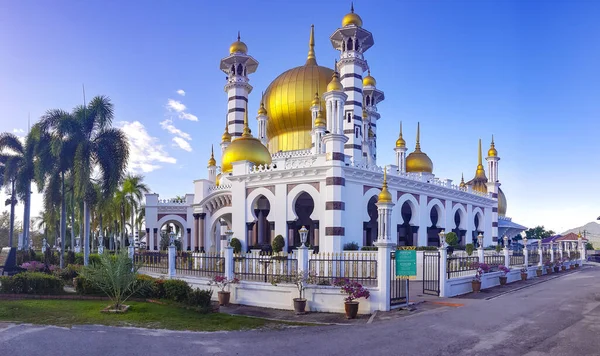 Krásná Mešita Kuala Kangsar Malajsie Během Modrých Hodin — Stock fotografie