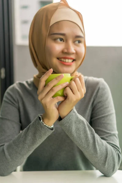 Portraiture Cute Malay Muslim Wearing Hijab Outdoor Holding Coffee Cup — Stock Photo, Image