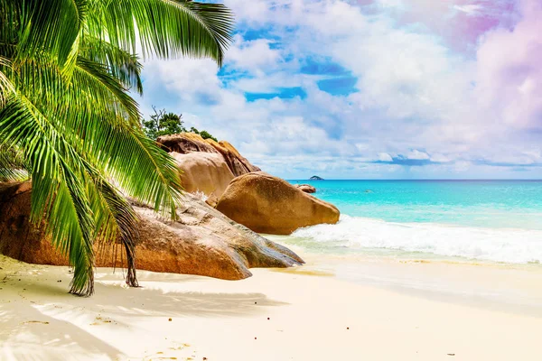 Tropisch eiland. De afbeelding Seychelles.Toned. — Stockfoto