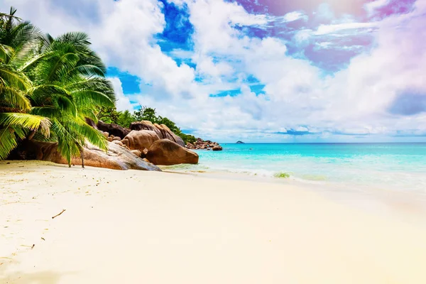 Tropisch eiland. De afbeelding Seychelles.Toned. — Stockfoto