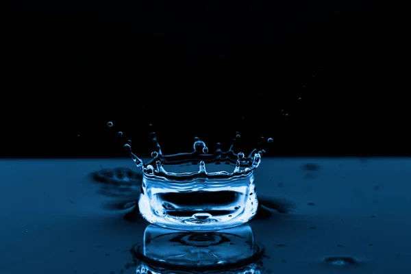 Wasser spritzt im Hintergrund — Stockfoto