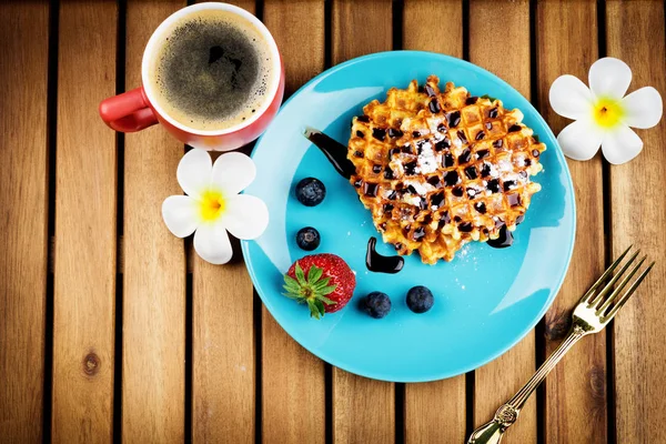 Kávé és sütemény fából készült háttér — Stock Fotó